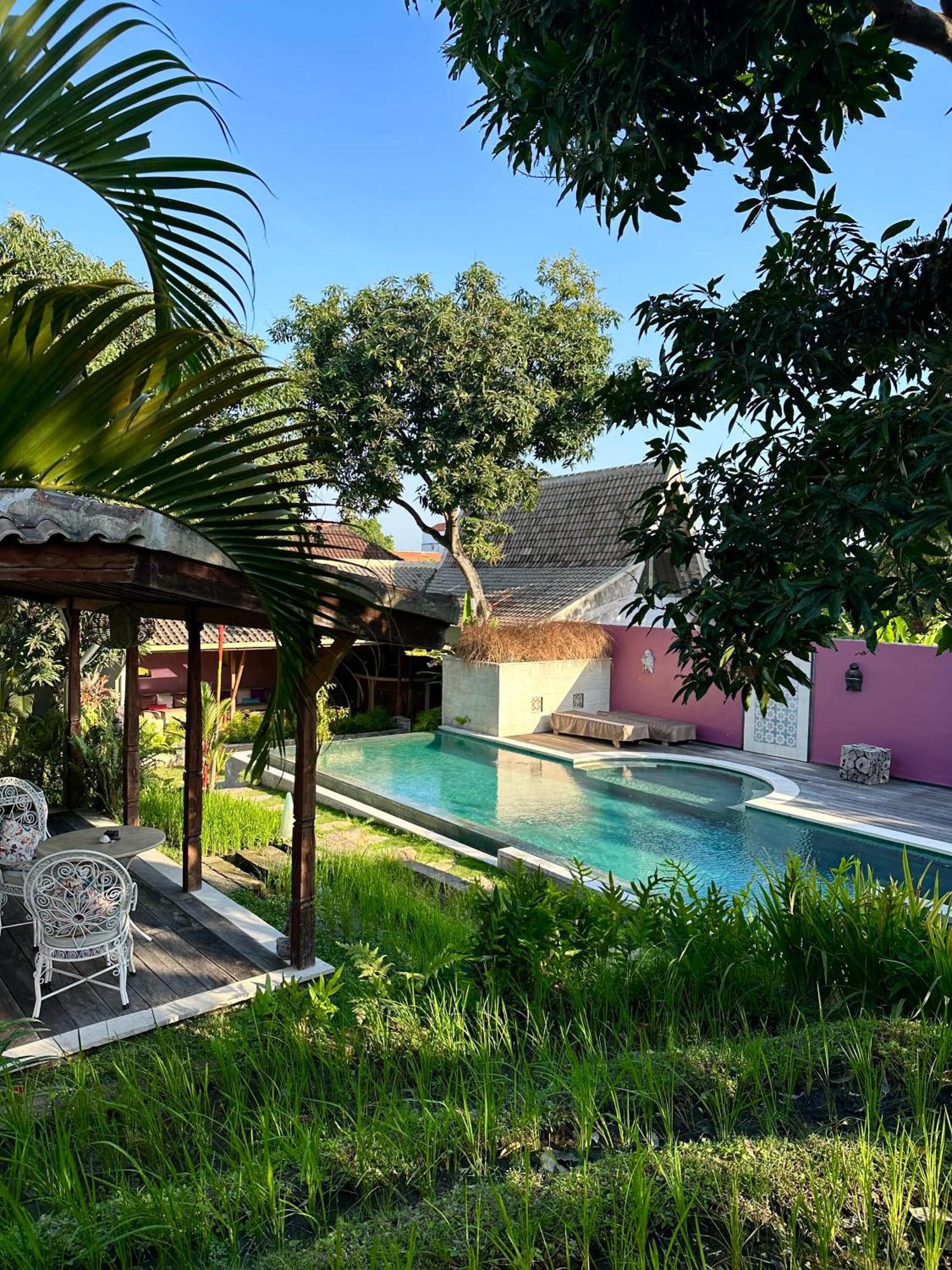 Guesthouse Mooz Canggu  Bagian luar foto