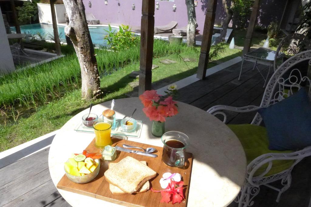 Guesthouse Mooz Canggu  Bagian luar foto